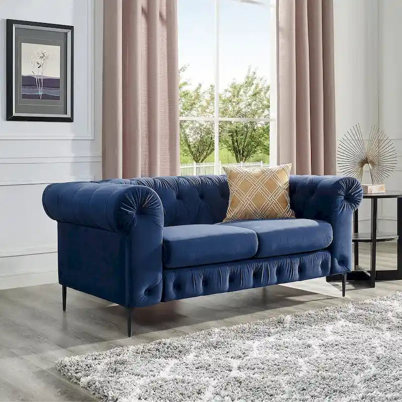 Causeuse Chesterfield en velours touffeté avec accoudoirs roulés