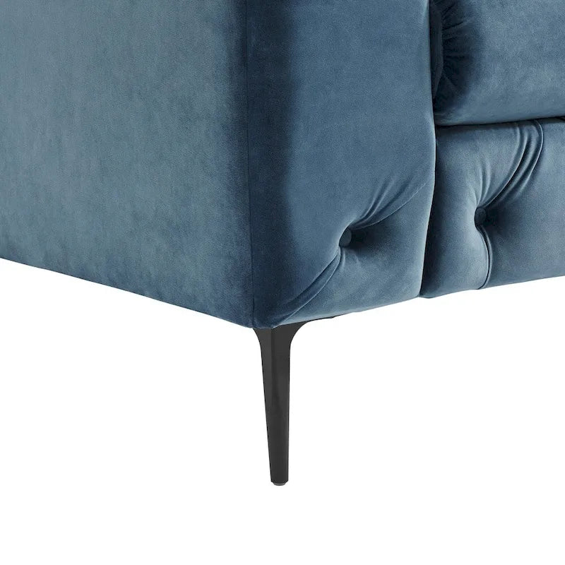 Causeuse Chesterfield en velours touffeté avec accoudoirs roulés