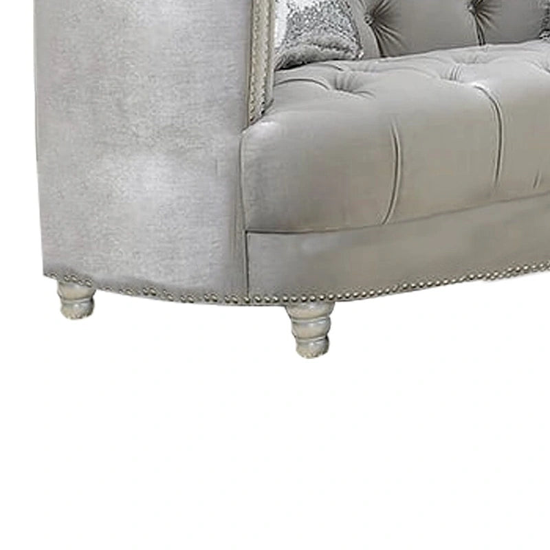 Causeuse en bois avec capitonnage profond et garniture cloutée, Gris